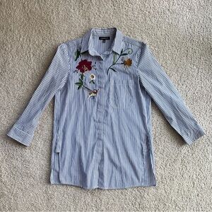 Modavanti Embroidered Floral Blue White Stripe Button Down Top Small Hummingbird